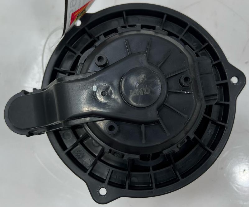 2014 - 2019 Kia Soul Heater AC Blower Motor OEM 97113B2000