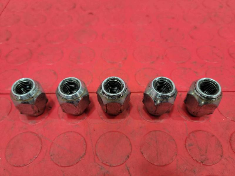 2007 Toyota Tacoma Lug Nuts