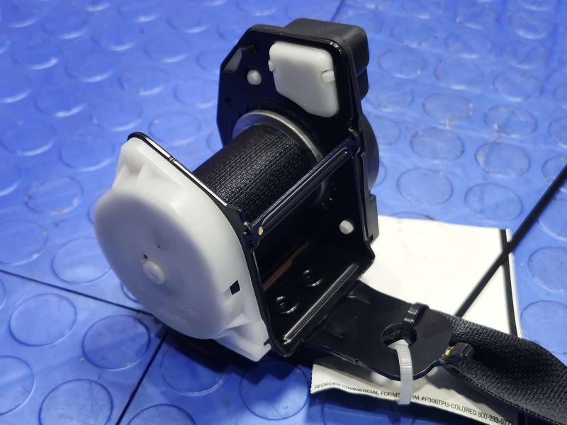 2015 Infiniti Q50 Rear Seat Belt