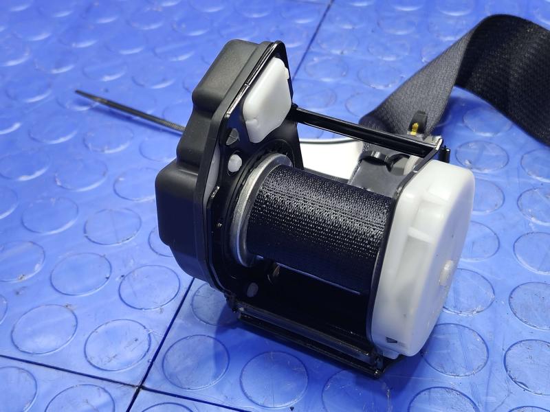 2015 Infiniti Q50 Rear Seat Belt