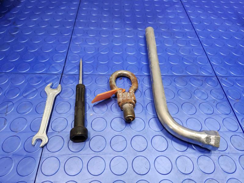 2005 Volkswagen Jetta Jack Assembly