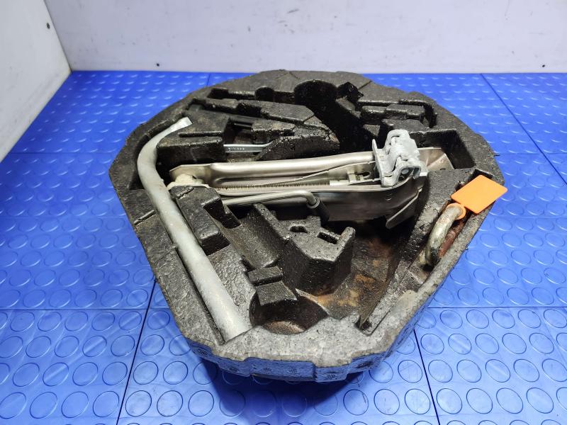 2005 Volkswagen Jetta Jack Assembly