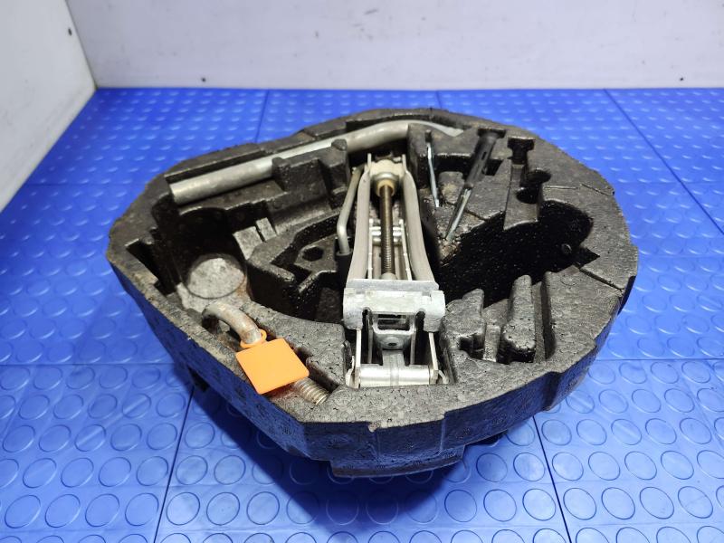 2005 Volkswagen Jetta Jack Assembly