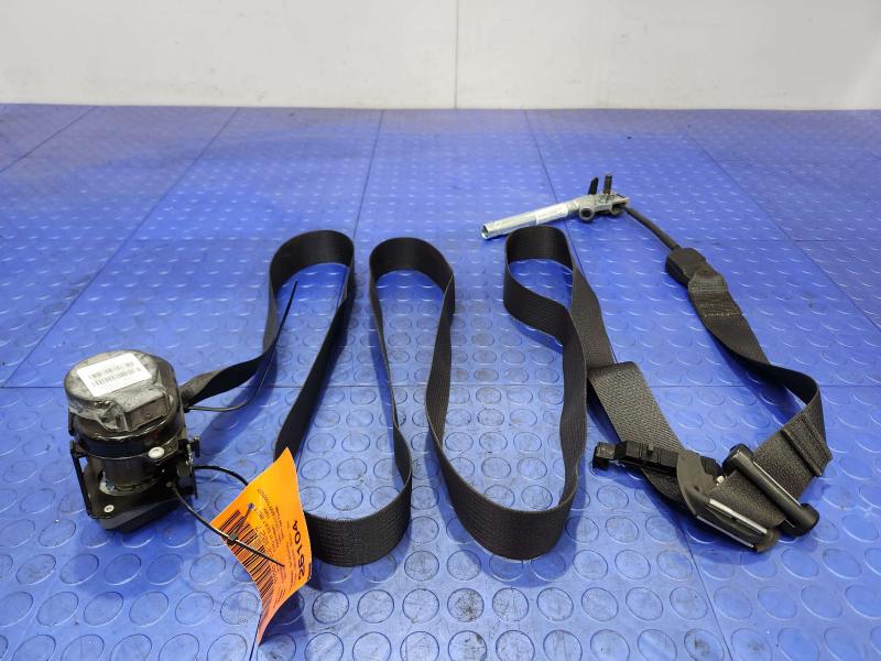 2015 Chrysler 200 Front Seat Belt