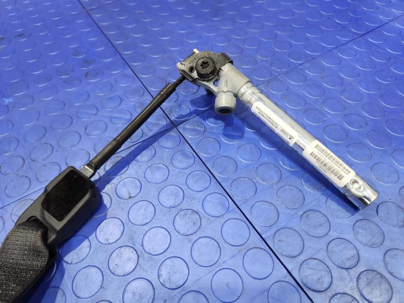 2015 Chrysler 200 Front Seat Belt