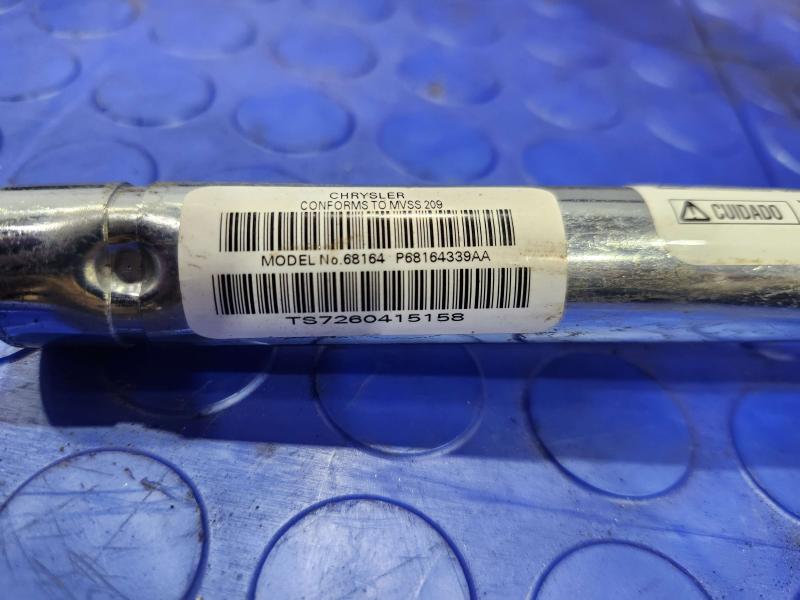 2015 Chrysler 200 Front Seat Belt