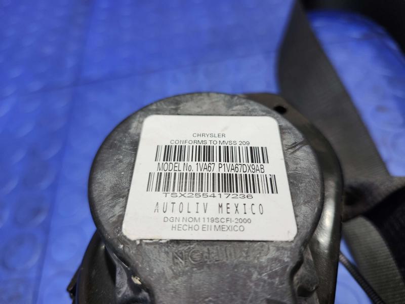 2015 Chrysler 200 Front Seat Belt