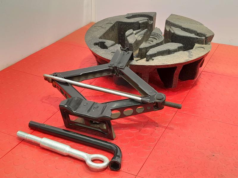 2010-2013 Volvo XC60 Spare Tire Tools Jack Kit with Foam Tray OEM 31317715