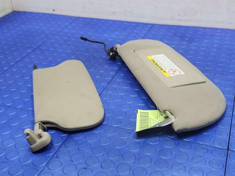 2003 Lincoln Town Car Sun Visor