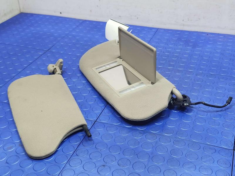 2003 Lincoln Town Car Sun Visor