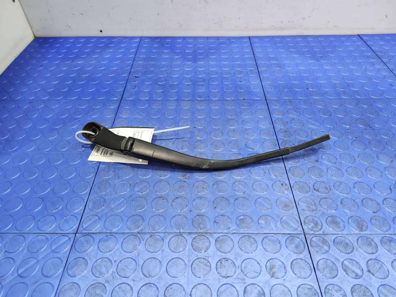 2007 Hummer H3 Wiper Arm