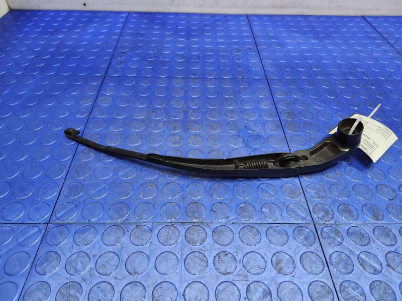 2007 Hummer H3 Wiper Arm