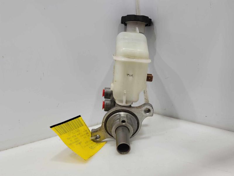 2011-2016 Hyundai Elantra Sedan Brake Master Cylinder Assembly OEM 585103Y400