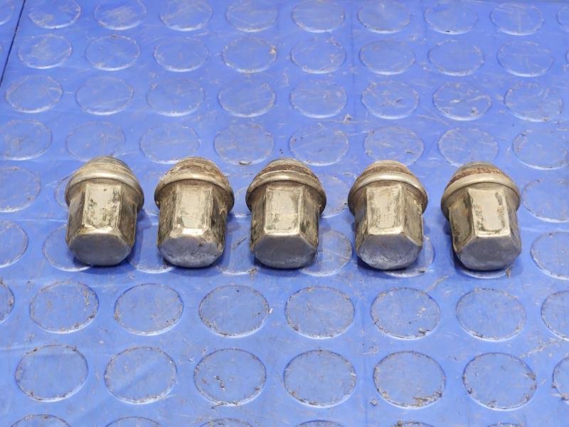 2002 Dodge Ram 1500 Lug Nuts