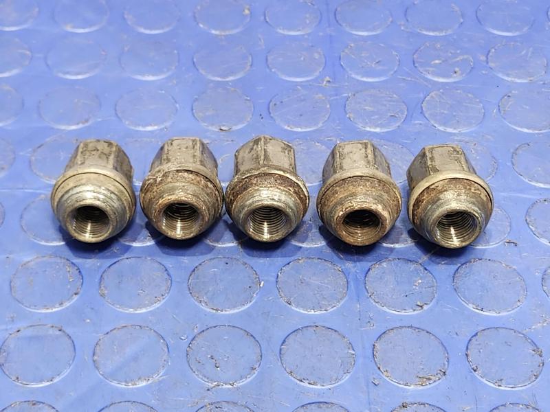 2002 Dodge Ram 1500 Lug Nuts