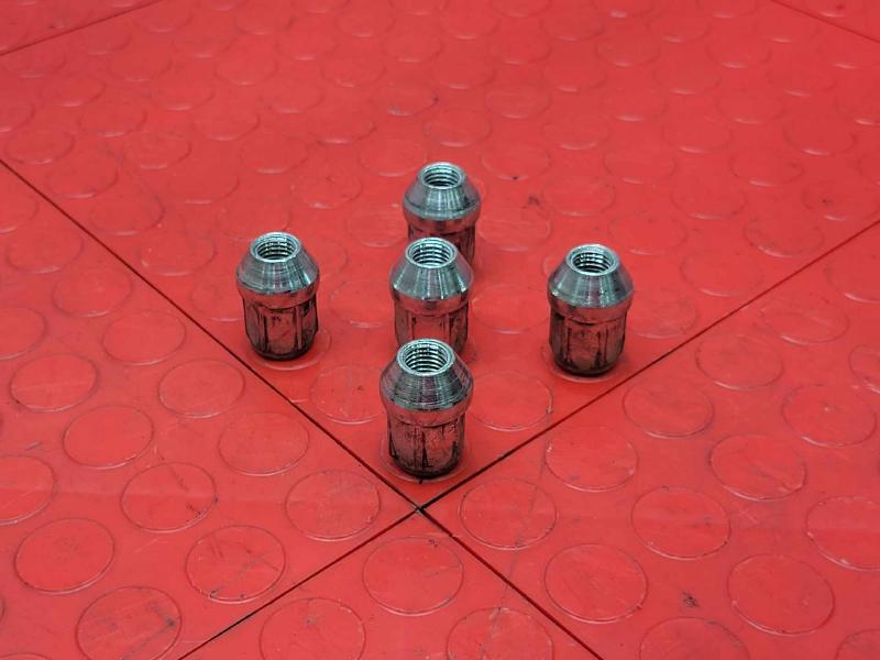 2014 Ford Fusion Lug Nuts