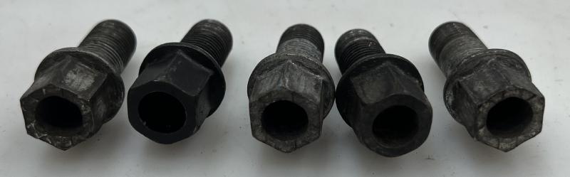 2012 Volkswagen Passat Lug Nuts