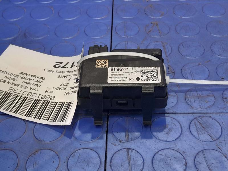 2017-2019 GMC Acadia Door Lock Receiver Control Module OEM 13509518
