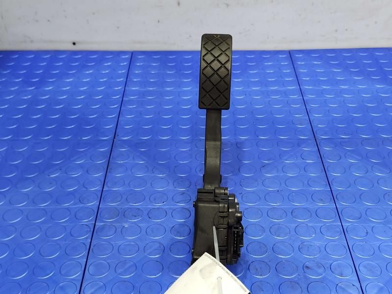 2005 Volkswagen Jetta Pedal Assembly