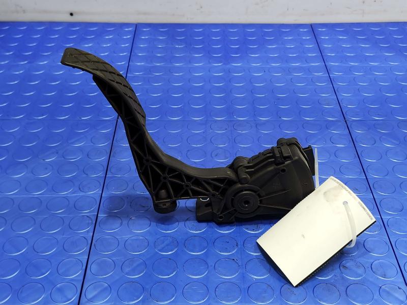2005 Volkswagen Jetta Pedal Assembly