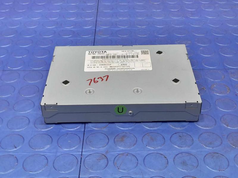 2013-2018 Toyota RAV4 Satellite Radio Receiver Module OEM 8618035050