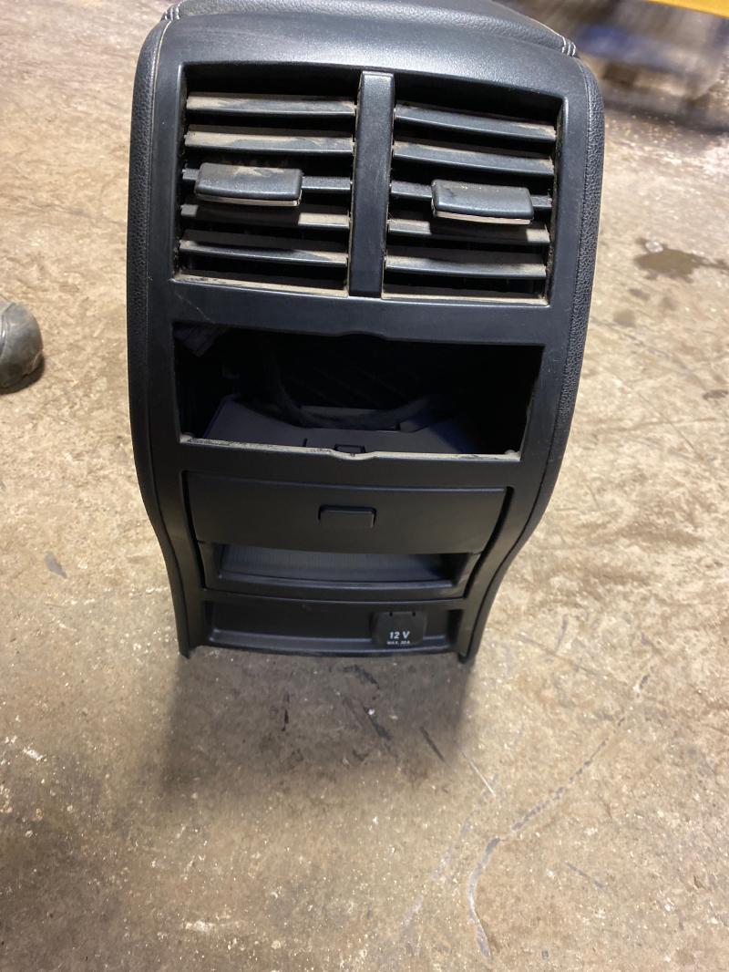 2011 Mercedes GL-Class Front Console