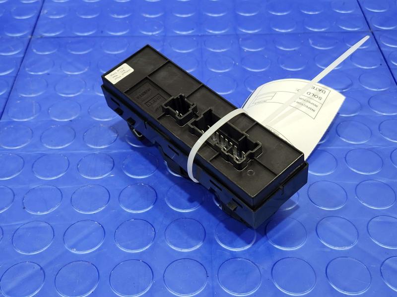 2015 Nissan Murano Door Switch Front
