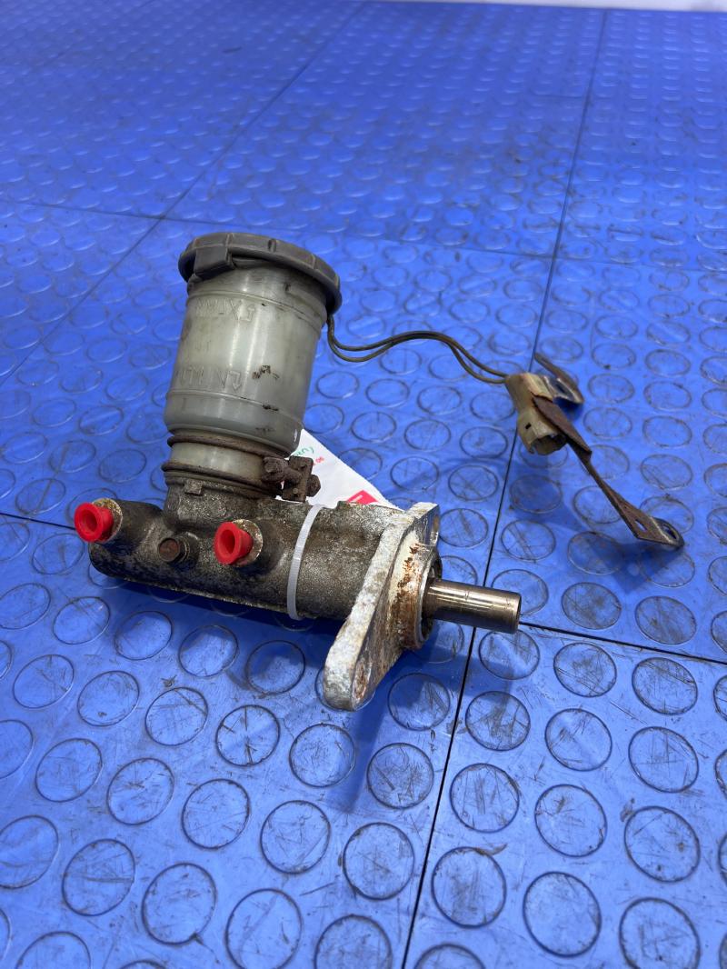 1986 1987 Honda Accord Brake Master Cylinder Assembly OEM 46100SE0901