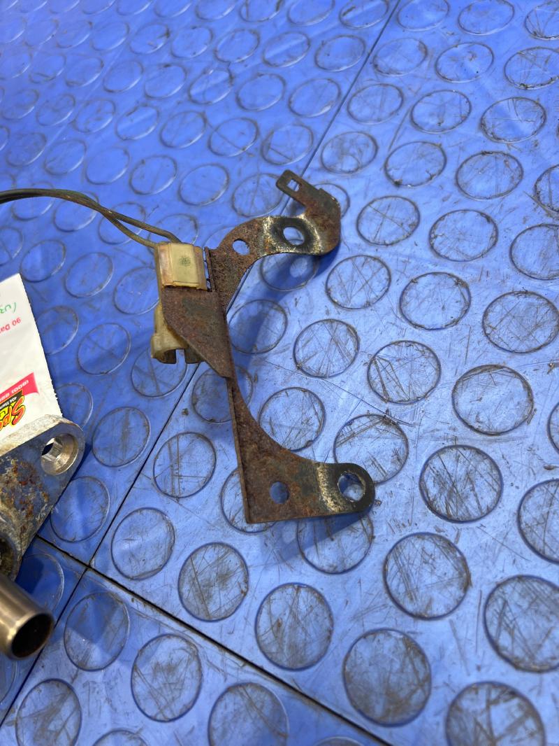 1986 1987 Honda Accord Brake Master Cylinder Assembly OEM 46100SE0901