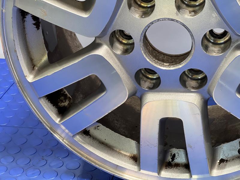 2011 Ford Expedition Wheel