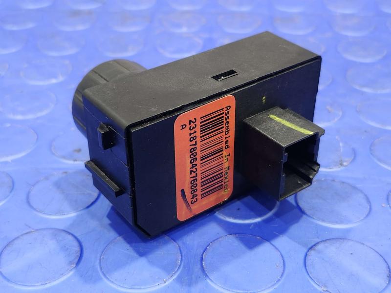 2015 GMC Yukon XL Headlight Switch (Dash Mtd)