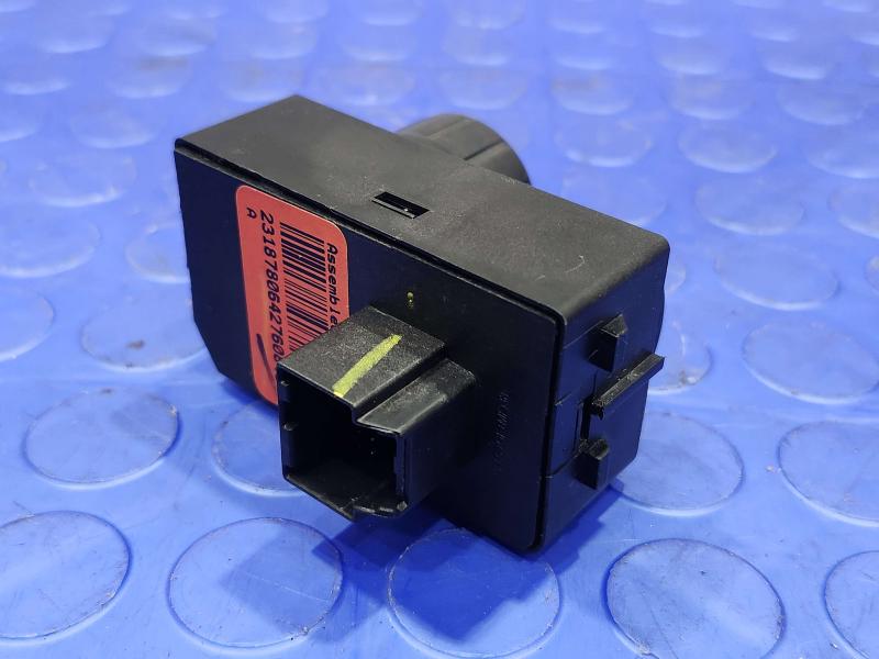 2015 GMC Yukon XL Headlight Switch (Dash Mtd)