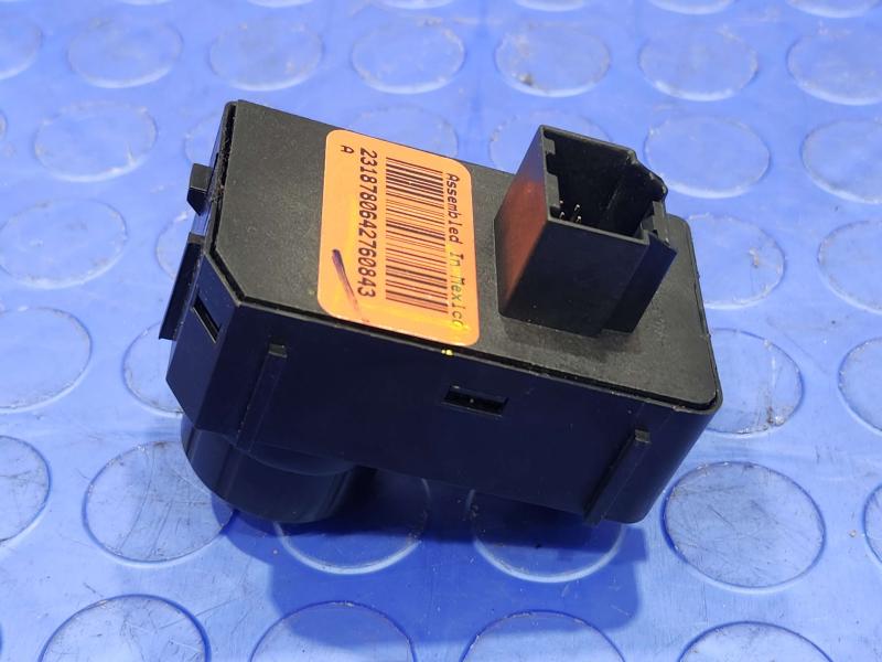 2015 GMC Yukon XL Headlight Switch (Dash Mtd)
