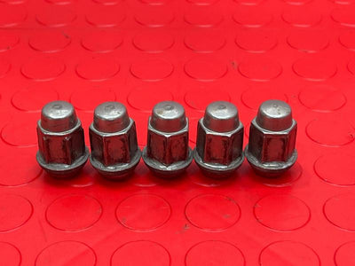 2016 Chevrolet Volt Lug Nuts