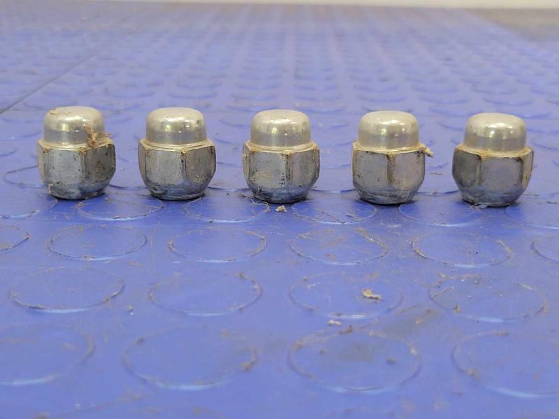 2010 Nissan Murano Lug Nuts