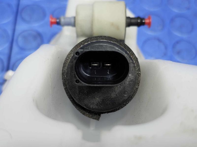 2017-2019 Audi Q7 Windshield Washer Fluid Reservoir Assembly OEM 4M0955453C
