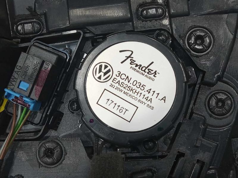 2018 Volkswagen Atlas Front Door Trim Panel