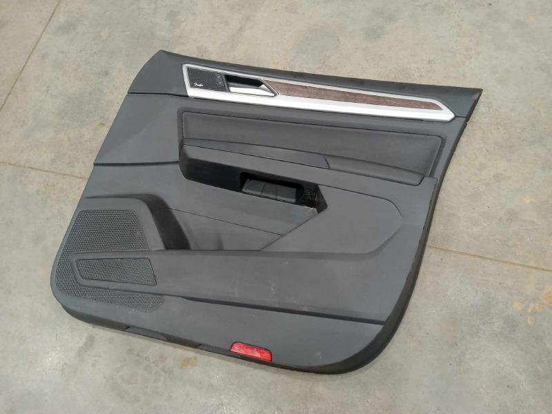 2018 Volkswagen Atlas Front Door Trim Panel