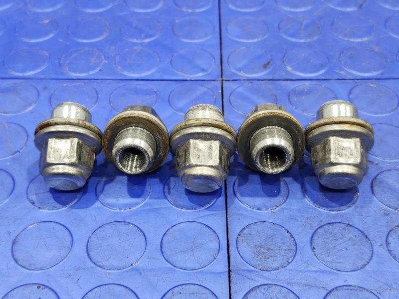 2011 Toyota Camry Lug Nuts