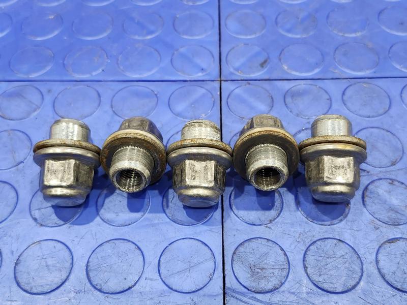 2011 Toyota Camry Lug Nuts