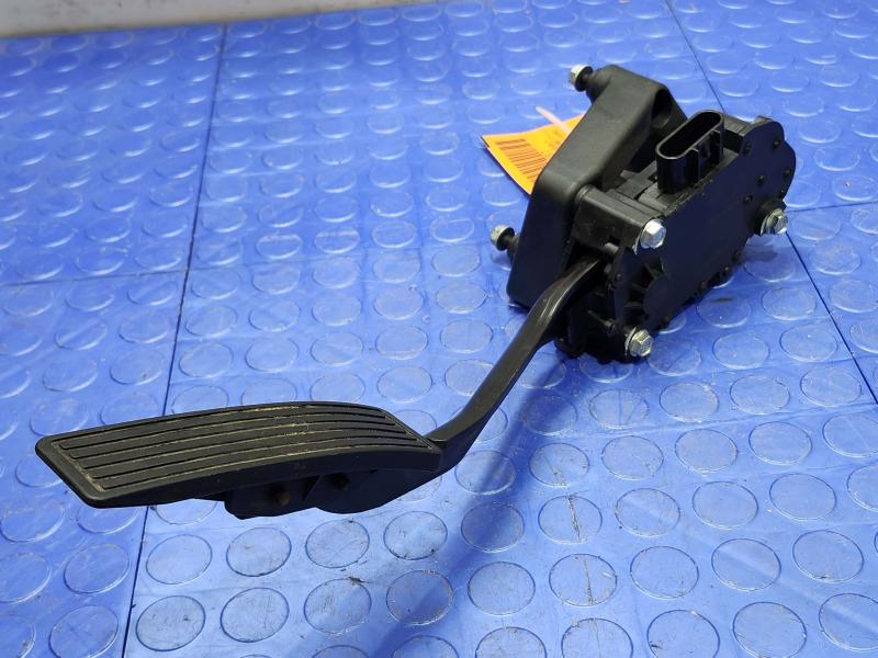 2006-2010 Pontiac Solstice Accelerator Pedal Assembly Genuine OEM 10351283