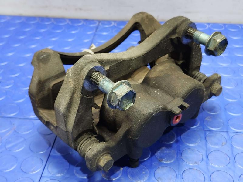 2015 Infiniti Q50 Caliper