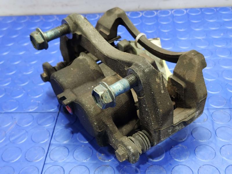 2015 Infiniti Q50 Caliper