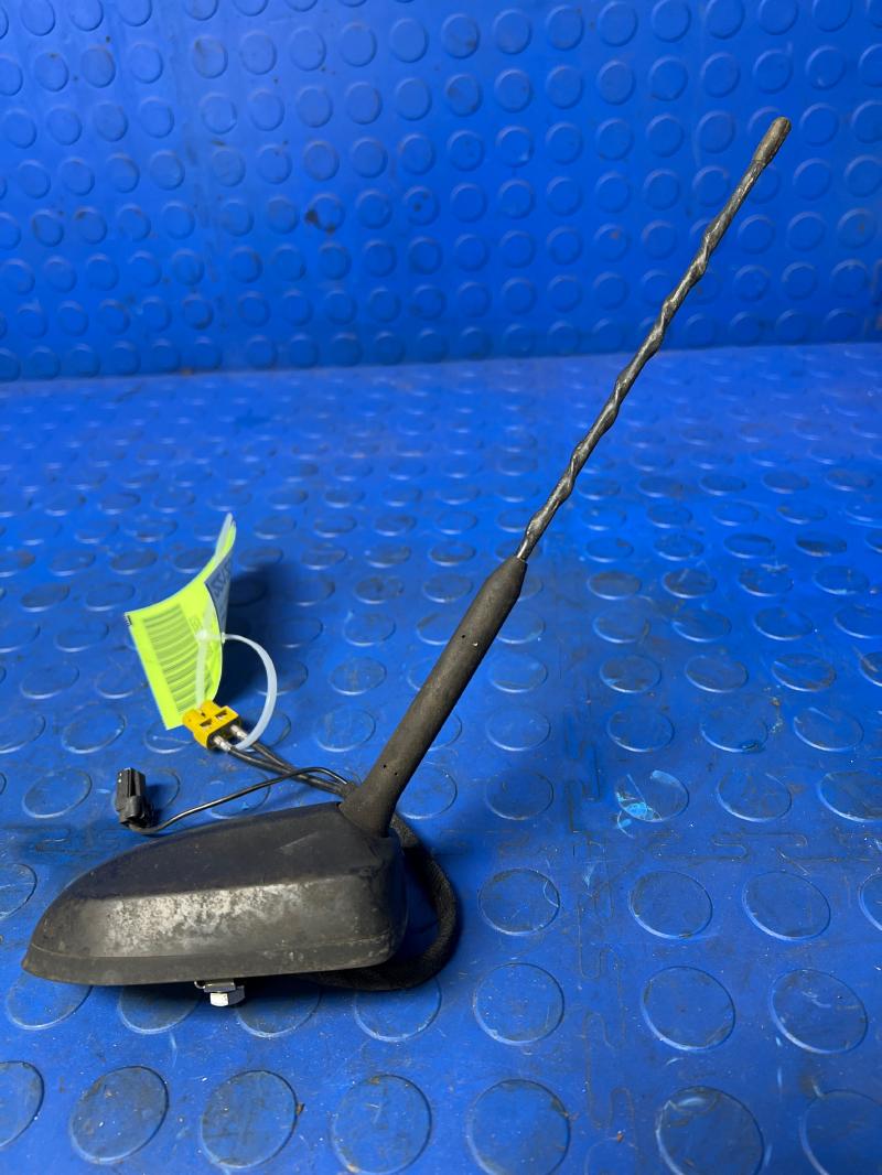 2012-2018 Ford Focus Radio Antenna Assembly Genuine OEM Part FM5T-19G461-BB