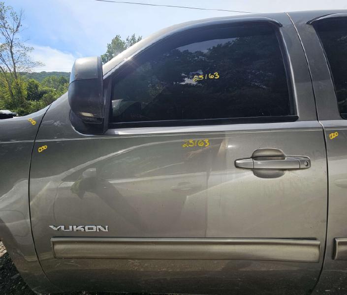 2012 GMC Yukon Front Door