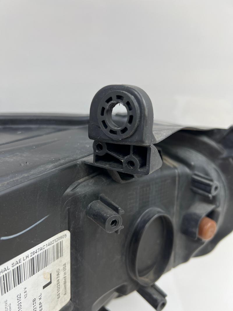 2014 Jeep Cherokee Headlamp Assembly