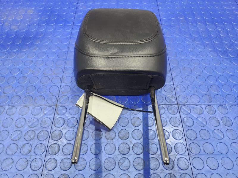 2017 Chrysler 200 Headrest