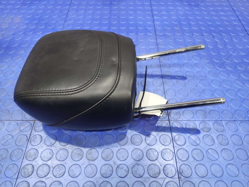 2017 Chrysler 200 Headrest
