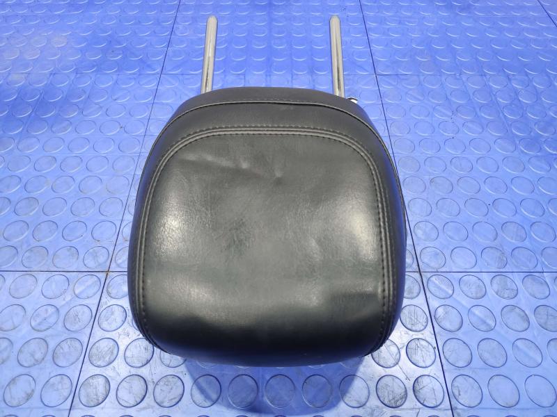 2017 Chrysler 200 Headrest