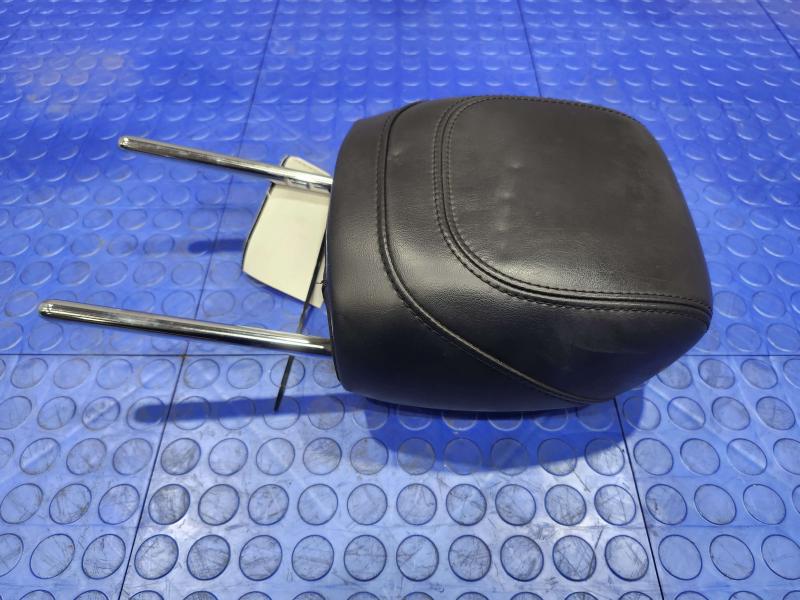 2017 Chrysler 200 Headrest